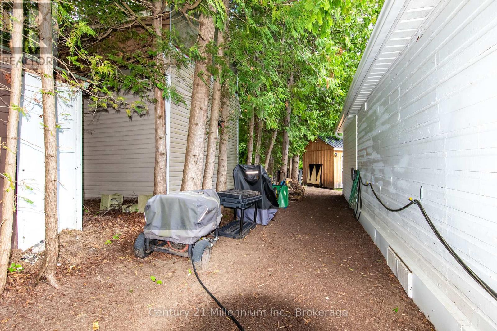 2 Hamilton Place, South Bruce Peninsula, Ontario  N0H 2G0 - Photo 42 - X12950714