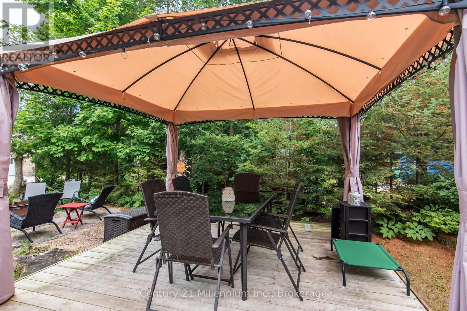 2 Hamilton Place, South Bruce Peninsula, Ontario  N0H 2G0 - Photo 8 - X12950714