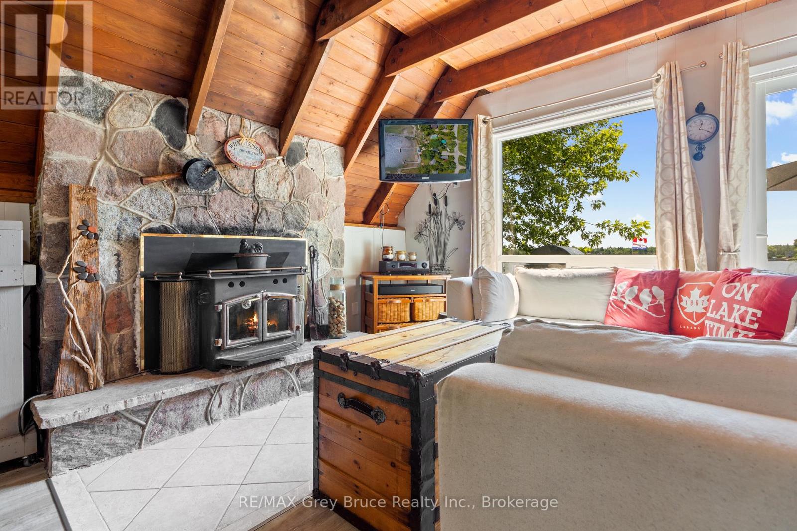 40 Aberdeen Avenue, Northern Bruce Peninsula, Ontario  N0H 2T0 - Photo 12 - X12950796