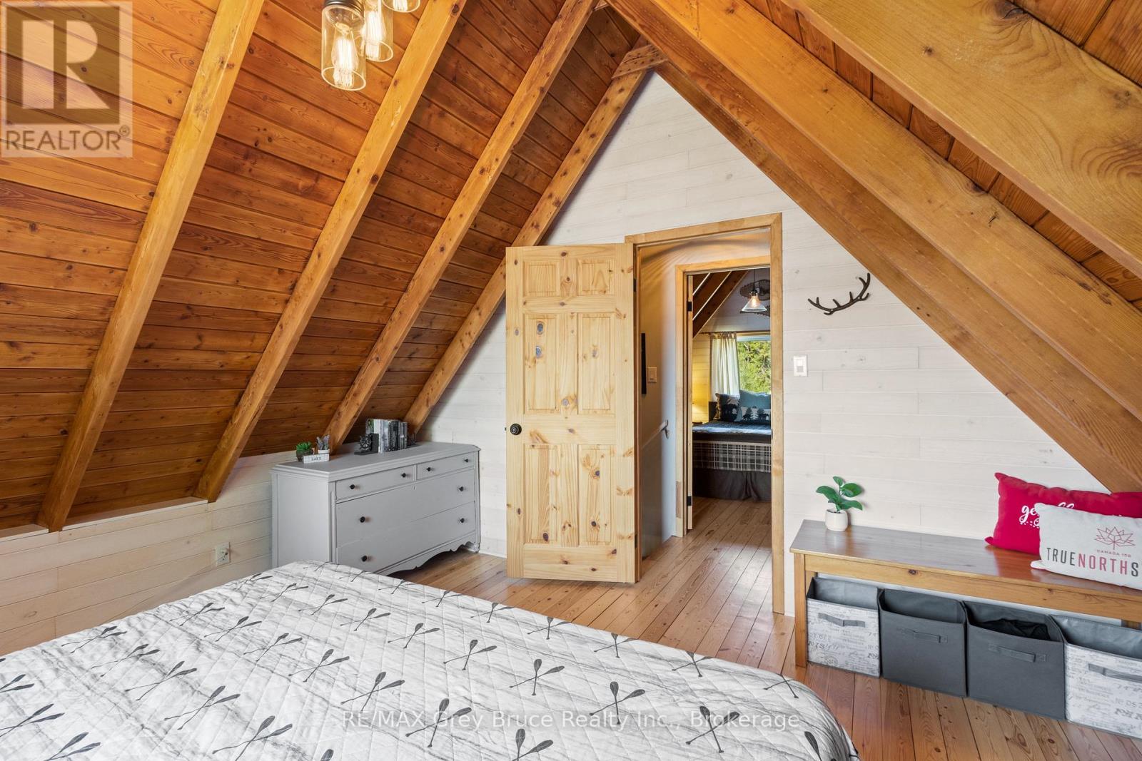 40 Aberdeen Avenue, Northern Bruce Peninsula, Ontario  N0H 2T0 - Photo 14 - X12950796