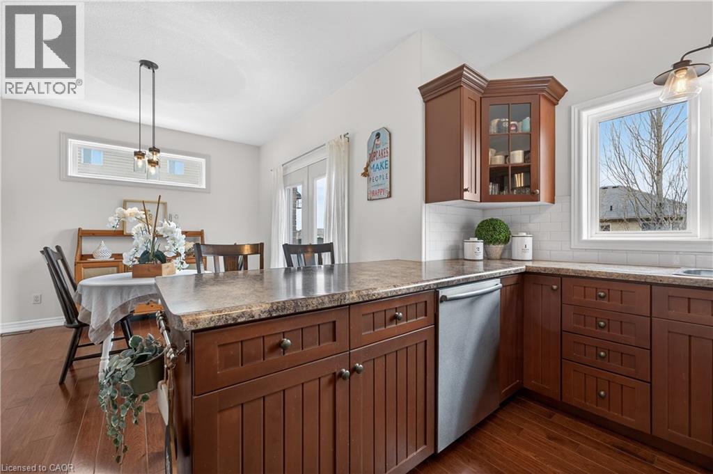 17 Heathcote Court, Grimsby, Ontario  L3M 0A6 - Photo 10 - 40817273