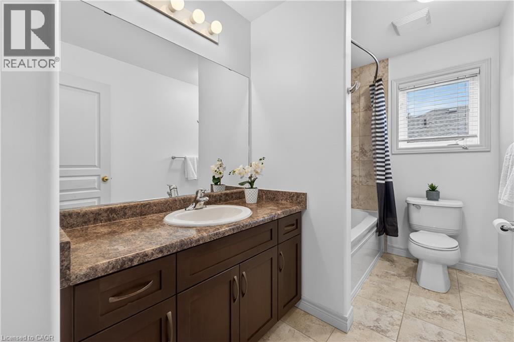 17 Heathcote Court, Grimsby, Ontario  L3M 0A6 - Photo 25 - 40817273