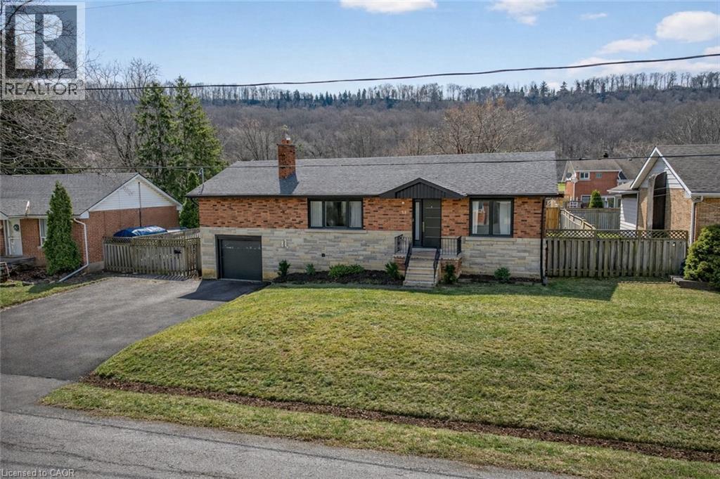 22 HAZELWOOD Avenue, Grimsby, Ontario