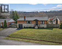 22 HAZELWOOD Avenue, Grimsby, Ontario