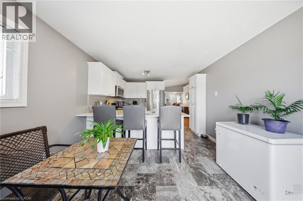 858 Stonegate Drive, Woodstock, Ontario  N4V 1G4 - Photo 11 - 40816159