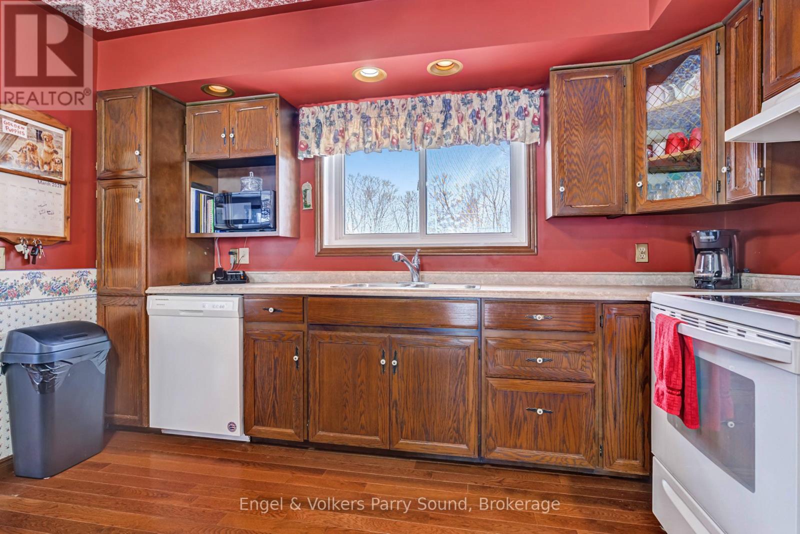 3 Squirrel Avenue, Mcdougall, Ontario  P2A 2W7 - Photo 12 - X12951344