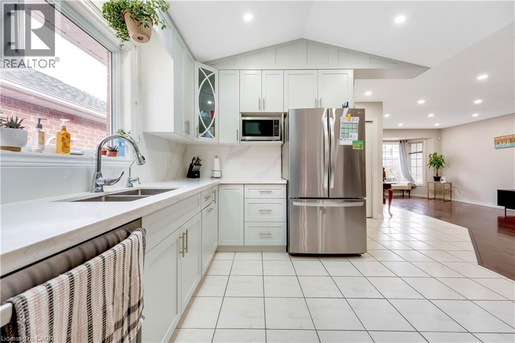 183 Bush Clover Crescent, Kitchener, Ontario  N2E 3P7 - Photo 10 - 40813889