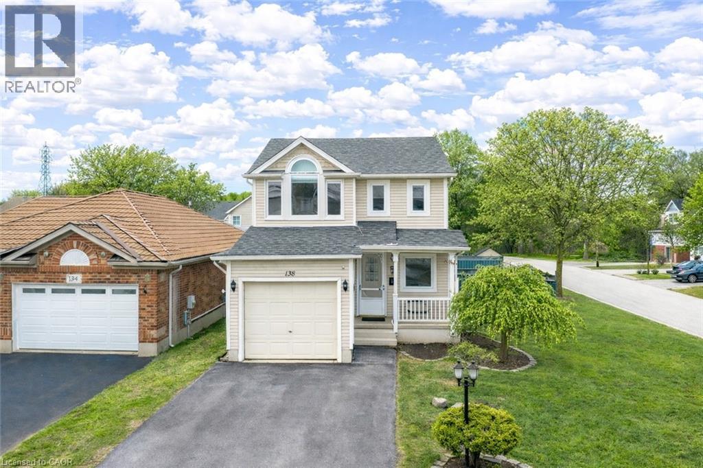 135 VERONICA Drive, Kitchener, Ontario