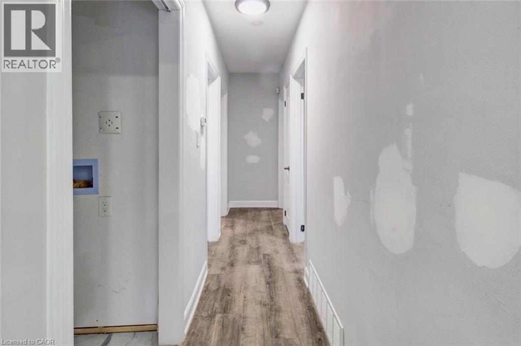 208 East 32nd Street, Hamilton, Ontario  L8V 3S4 - Photo 20 - 40817390