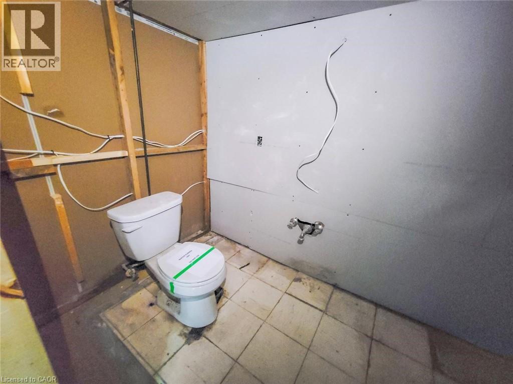 208 East 32nd Street, Hamilton, Ontario  L8V 3S4 - Photo 34 - 40817390