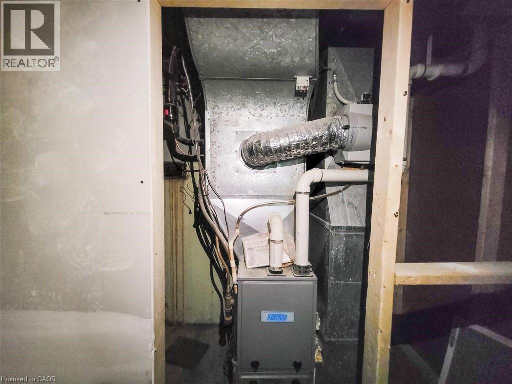 208 East 32nd Street, Hamilton, Ontario  L8V 3S4 - Photo 36 - 40817390