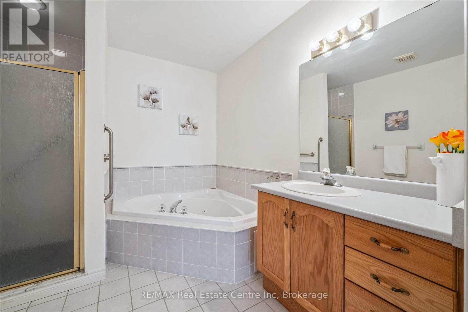 1 Thornton Street, Guelph, Ontario  N1E 7B4 - Photo 11 - X12952412