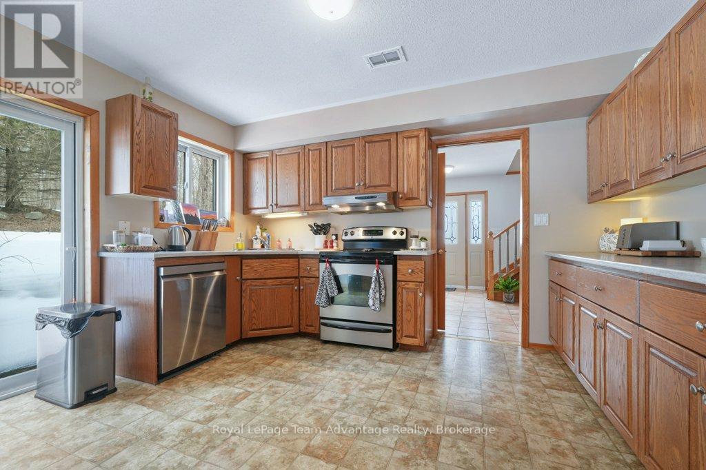 12 Taylor Crescent, Mcdougall, Ontario  P2A 2W9 - Photo 10 - X12952590