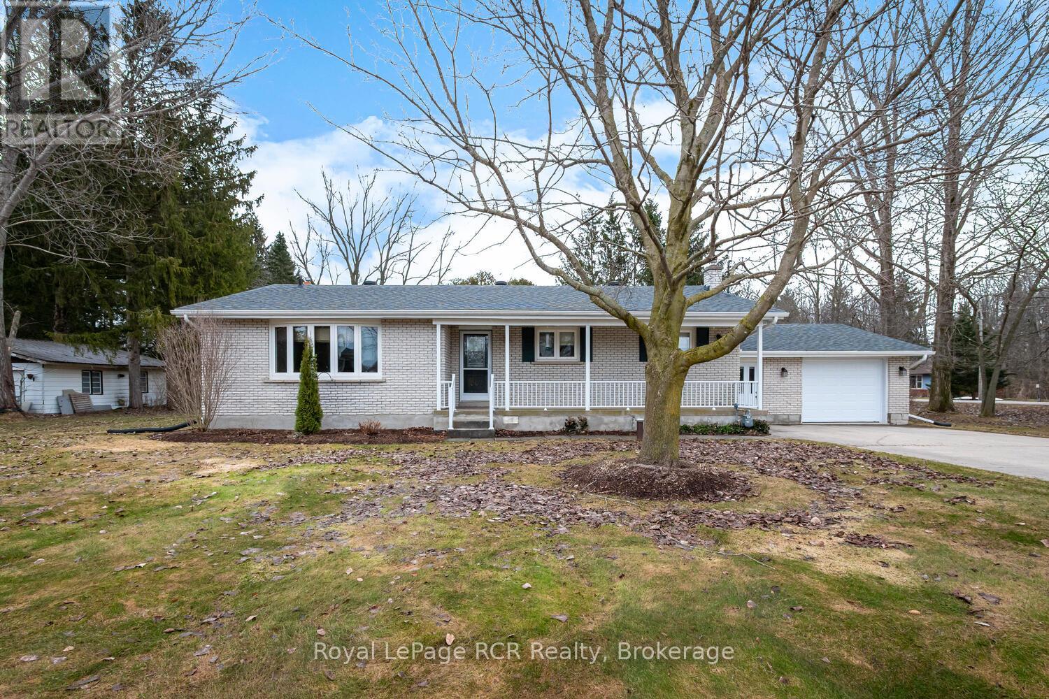 147 Finden Street, Georgian Bluffs, Ontario  N4K 6V5 - Photo 2 - X12952648