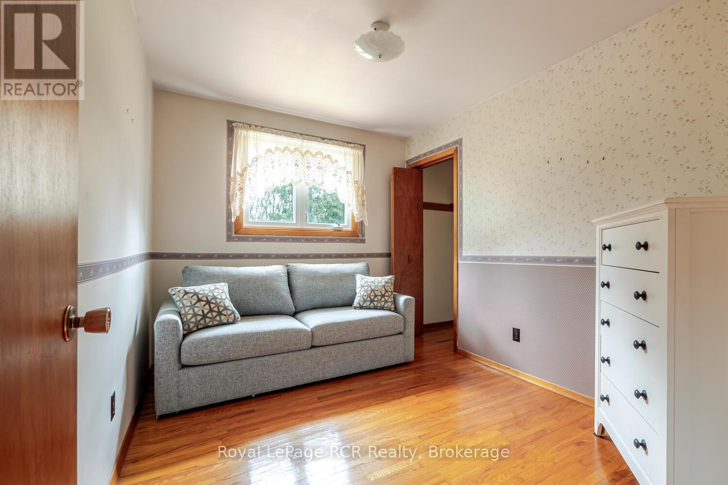 147 Finden Street, Georgian Bluffs, Ontario  N4K 6V5 - Photo 7 - X12952648