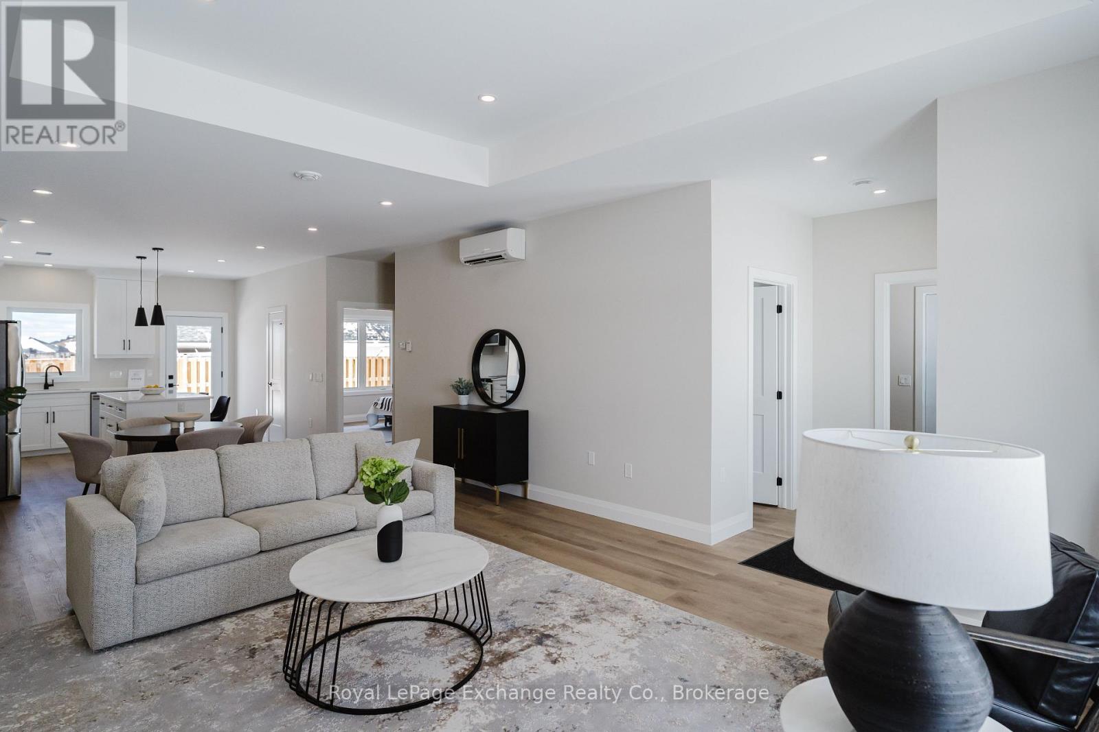 44 - 1071 Waterloo Street N, Saugeen Shores, Ontario  N0H 2C3 - Photo 4 - X12952774