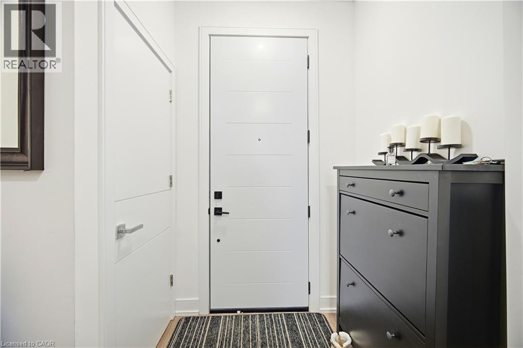 5 Taylor Court, Peel, Ontario  L7E 2R7 - Photo 5 - 40817432