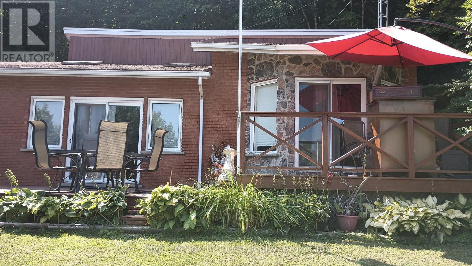 468 Champlain Road, Penetanguishene, Ontario  L9M 1S5 - Photo 3 - S12952934