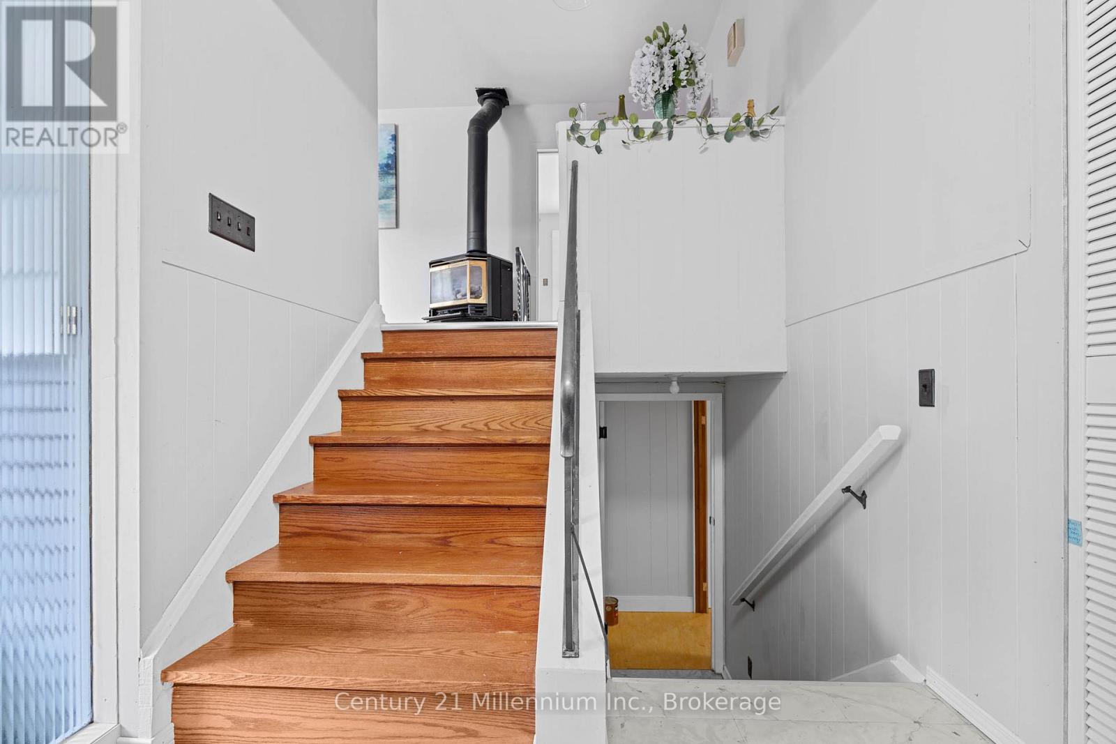 698 Gustavus Street, Saugeen Shores, Ontario  N0H 2C0 - Photo 18 - X12952850