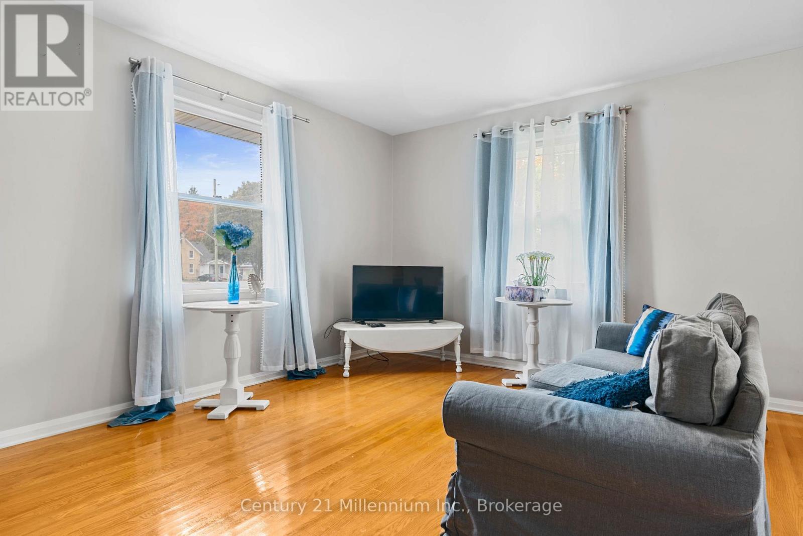 698 Gustavus Street, Saugeen Shores, Ontario  N0H 2C0 - Photo 22 - X12952850