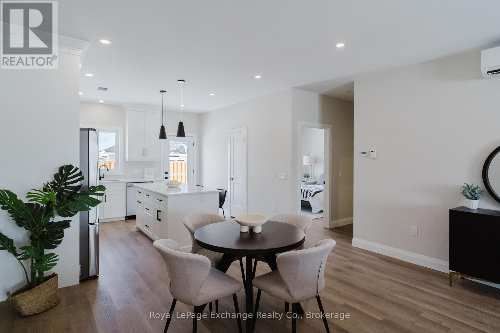 46 - 1071 Waterloo Street N, Saugeen Shores, Ontario  N0H 2C3 - Photo 5 - X12952882