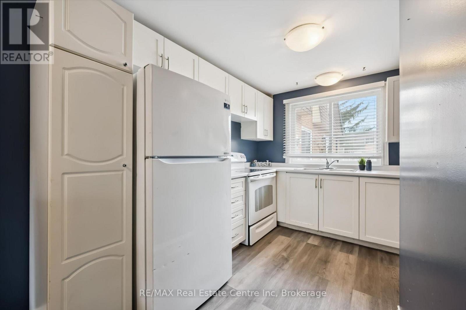 17 - 120 Country Club Drive, Guelph, Ontario  N1E 3K7 - Photo 6 - X12953248