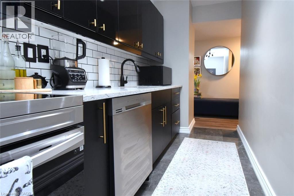 15 Nicklaus Drive Unit# 11, Hamilton, Ontario  L8K 5J5 - Photo 2 - 40815776