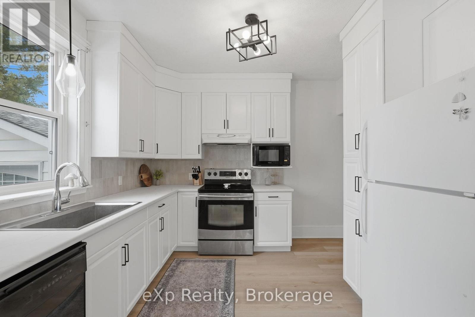 255 Waterloo Street, Wellington North, Ontario  N0G 2L3 - Photo 16 - X12953718