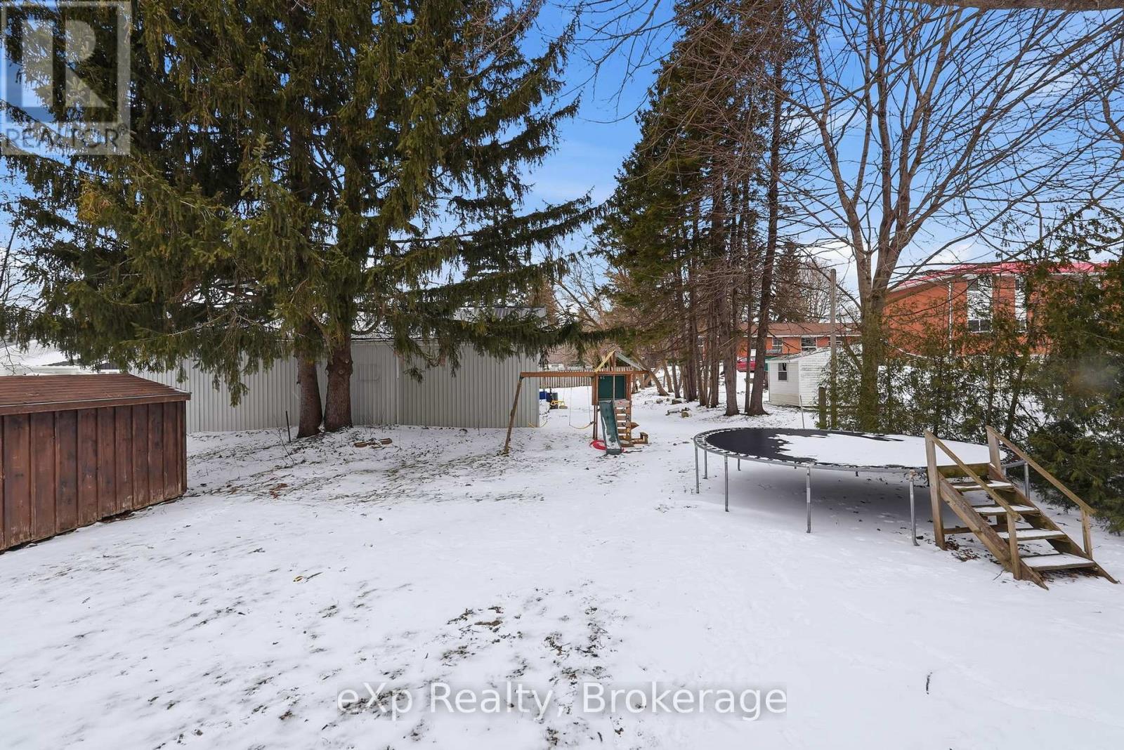 255 Waterloo Street, Wellington North, Ontario  N0G 2L3 - Photo 38 - X12953718