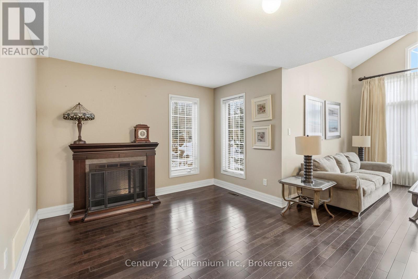 135 Royal Beech Drive, Wasaga Beach, Ontario  L9Z 2N3 - Photo 6 - S12953758