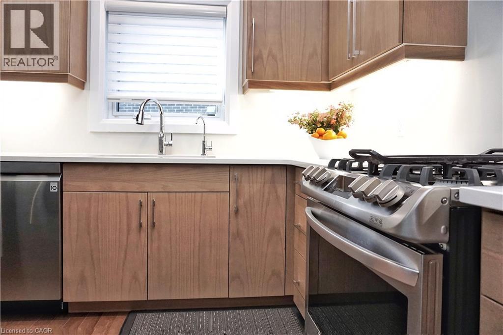 63 Ian Ormston Drive, Kitchener, Ontario  N2P 2J6 - Photo 17 - 40817490