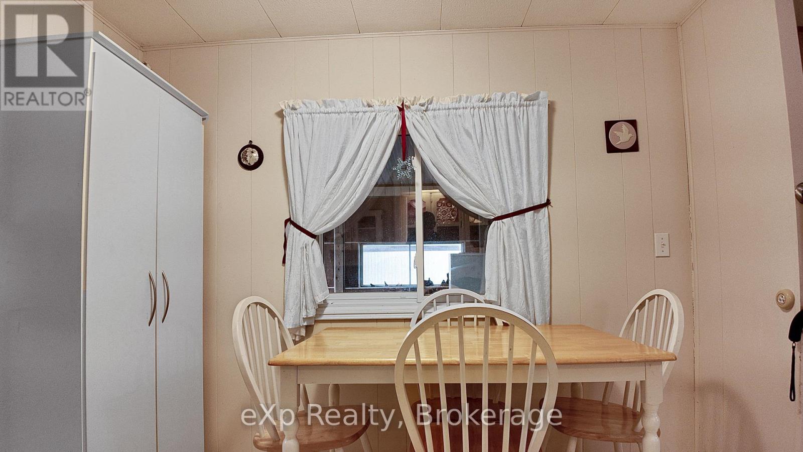 9 Dove Road, Brockton, Ontario  N0G 2V0 - Photo 4 - X12954524