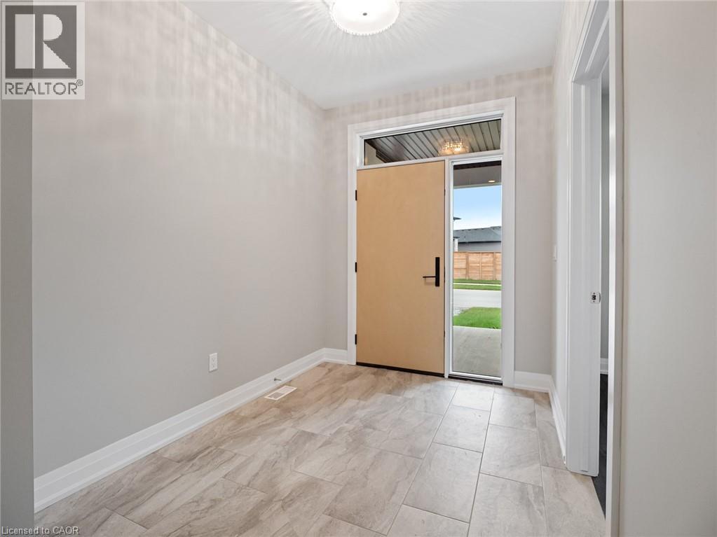 149 Willowbrook Drive, Welland, Ontario  L3C 0G2 - Photo 5 - 40817518