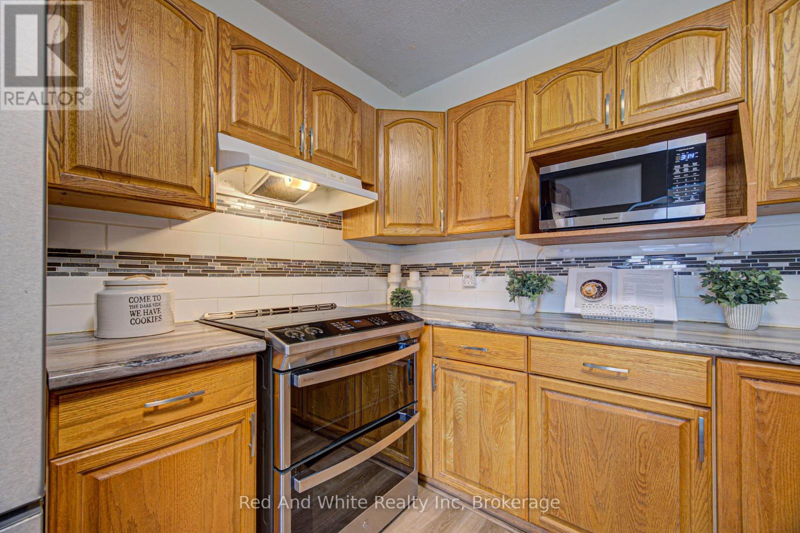 18 Kay Street, Cambridge, Ontario  N1S 2T6 - Photo 19 - X12954924