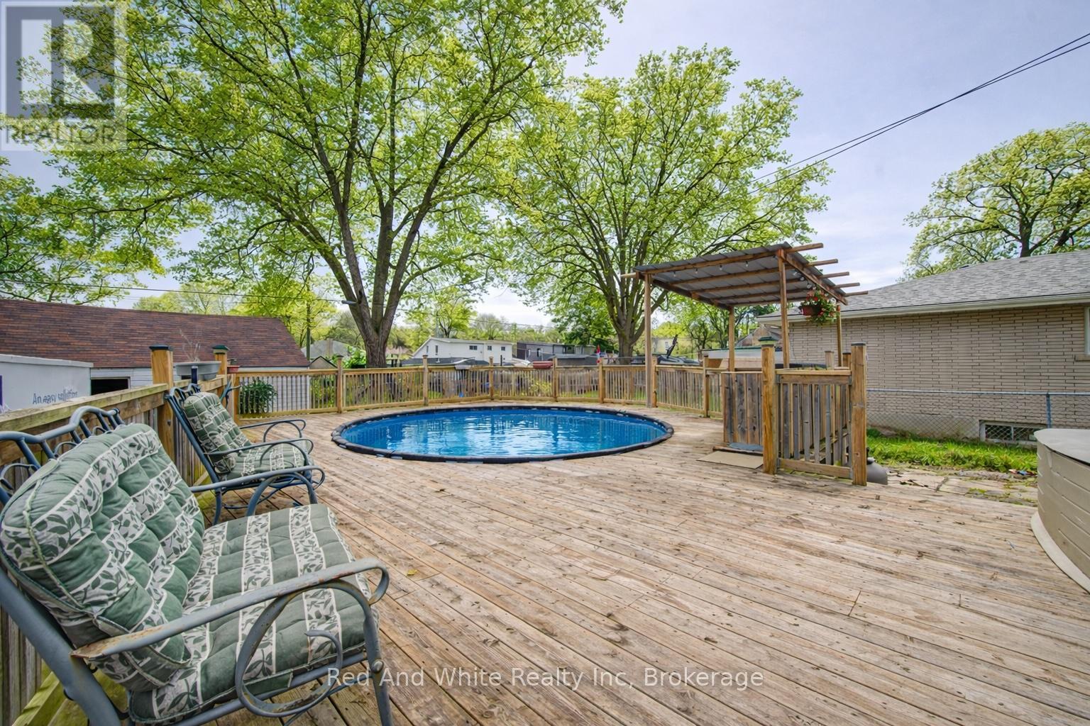 18 Kay Street, Cambridge, Ontario  N1S 2T6 - Photo 3 - X12954924