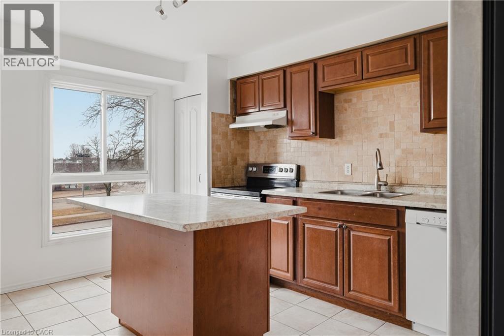 55 Dovercliffe Road Road, Guelph, Ontario  N1G 2Z6 - Photo 4 - 40817030