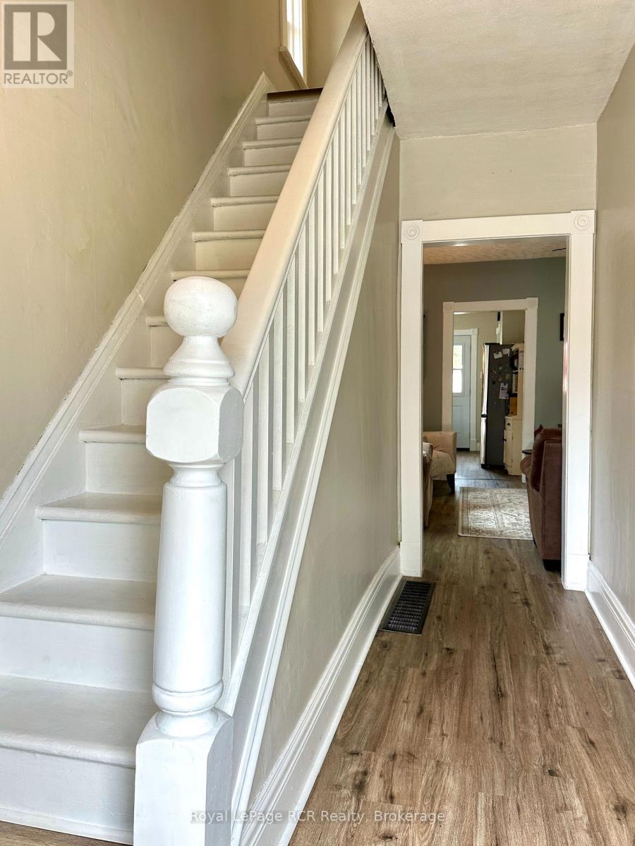 510 12th Street, Hanover, Ontario  N4N 1V9 - Photo 11 - X12955096