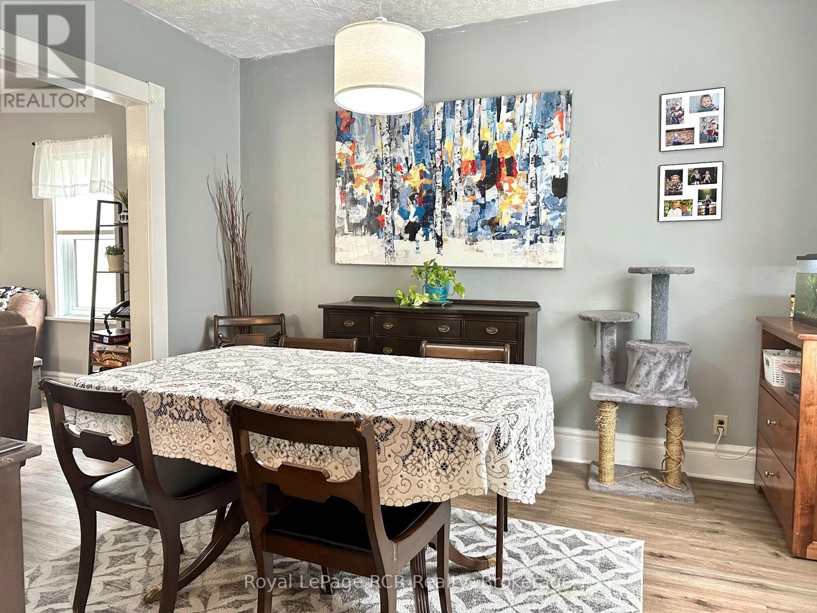 510 12th Street, Hanover, Ontario  N4N 1V9 - Photo 12 - X12955096