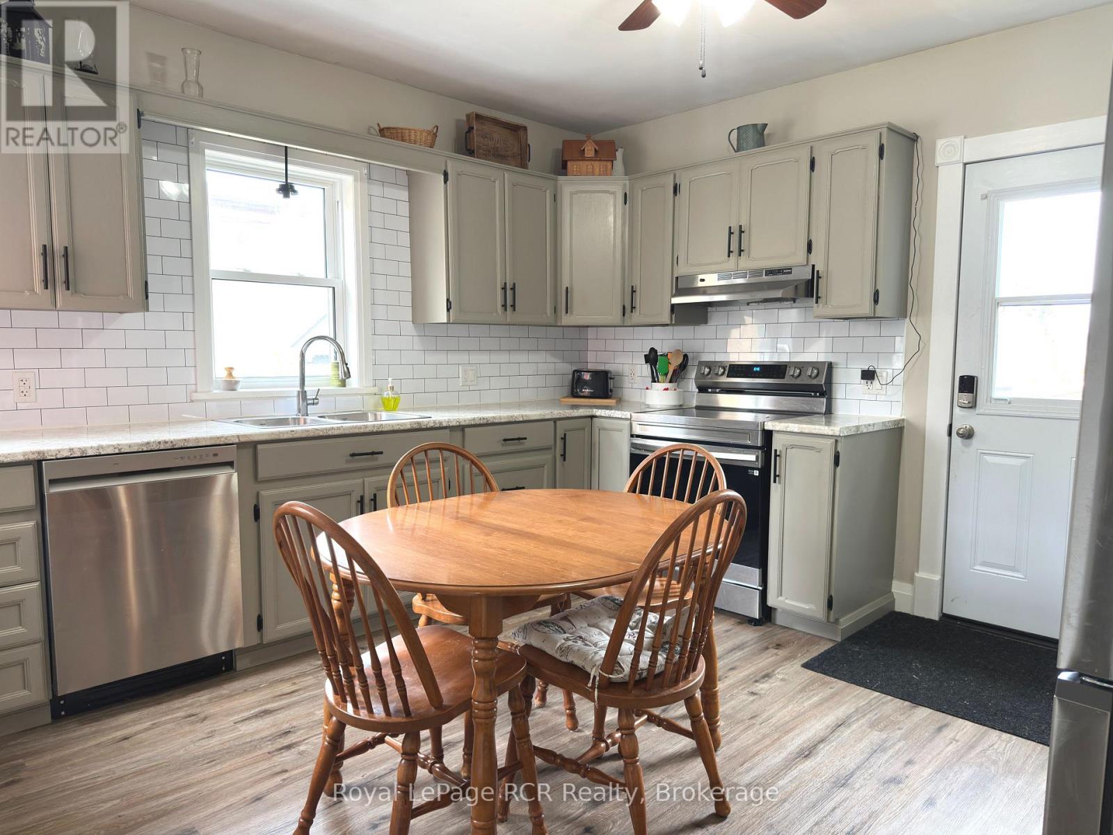 510 12th Street, Hanover, Ontario  N4N 1V9 - Photo 20 - X12955096