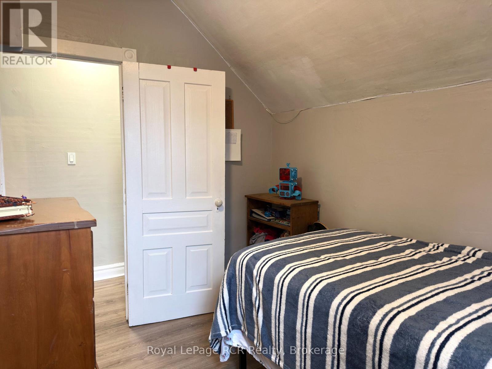 510 12th Street, Hanover, Ontario  N4N 1V9 - Photo 34 - X12955096