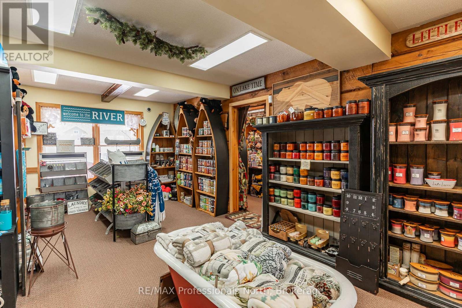 1141 Kennisis Lake Road, Dysart Et Al, Ontario  K0M 1S0 - Photo 12 - X12955190