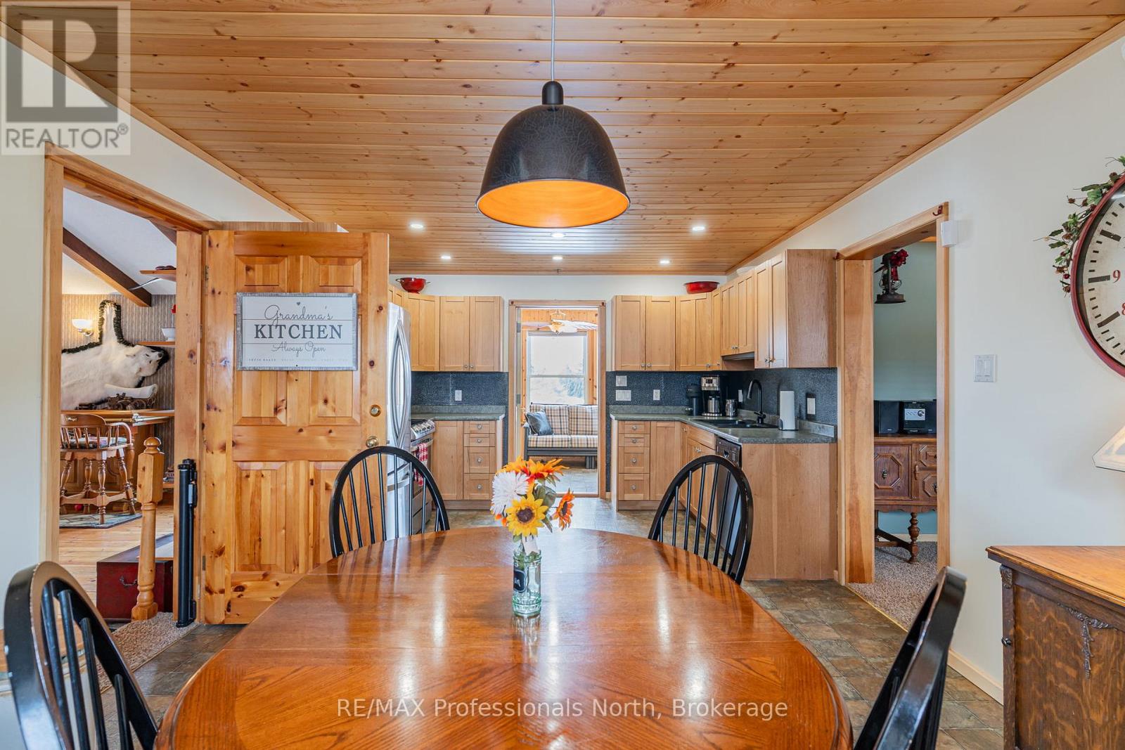 1141 Kennisis Lake Road, Dysart Et Al, Ontario  K0M 1S0 - Photo 33 - X12955190