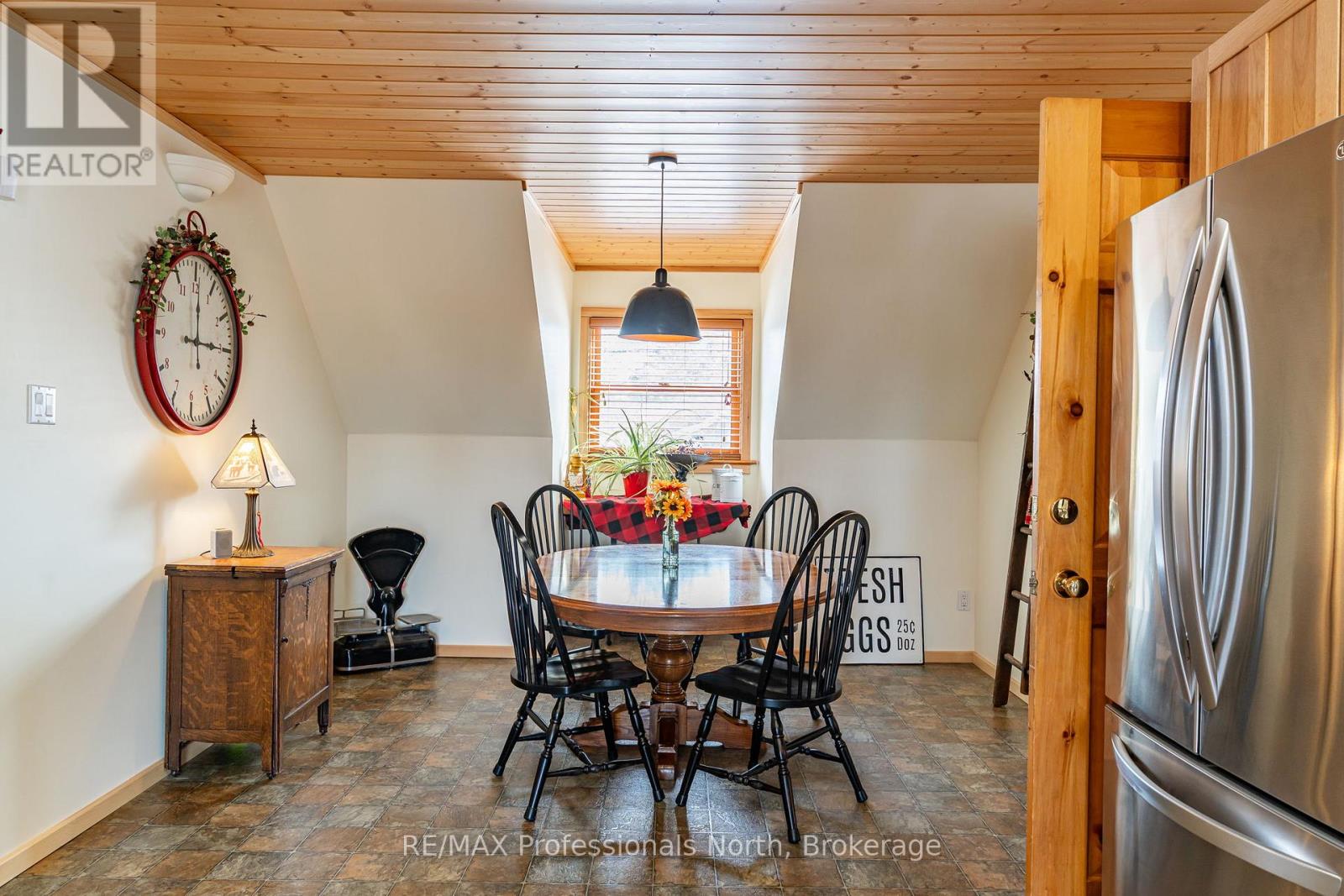 1141 Kennisis Lake Road, Dysart Et Al, Ontario  K0M 1S0 - Photo 35 - X12955190