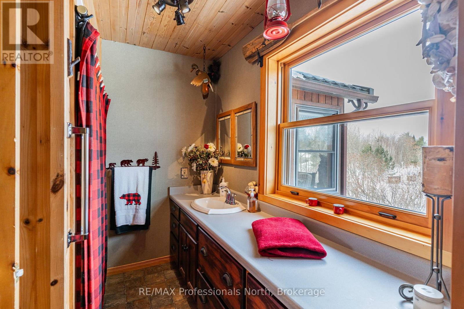 1141 Kennisis Lake Road, Dysart Et Al, Ontario  K0M 1S0 - Photo 41 - X12955190