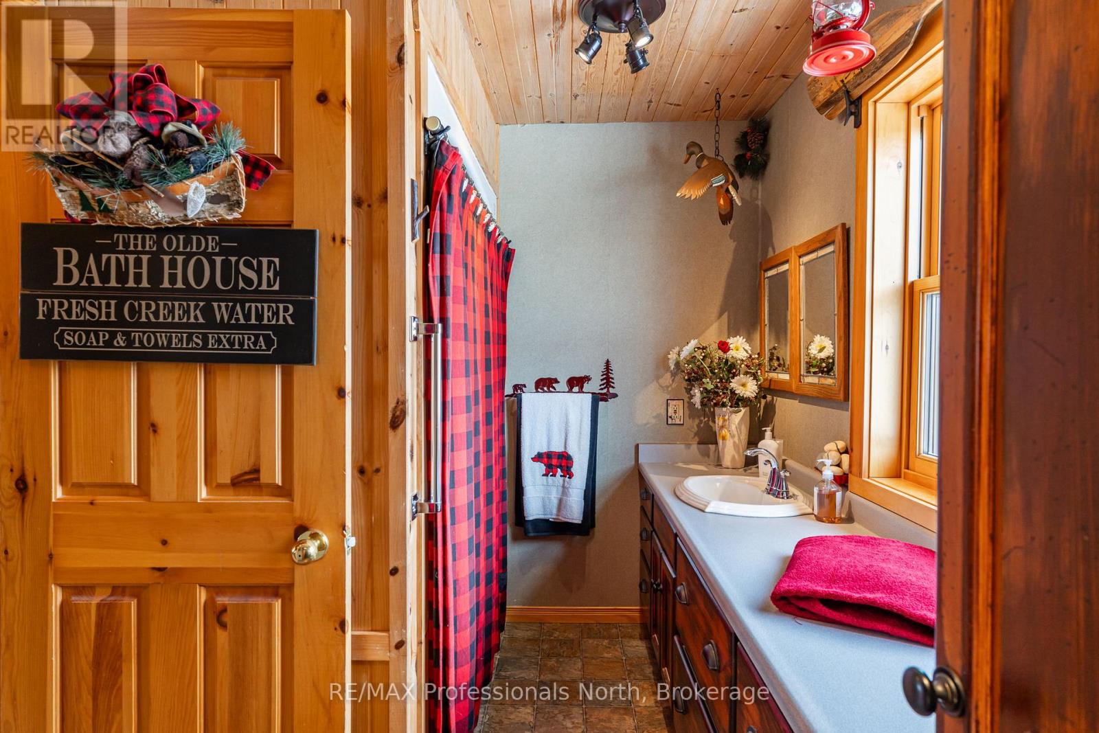 1141 Kennisis Lake Road, Dysart Et Al, Ontario  K0M 1S0 - Photo 42 - X12955190