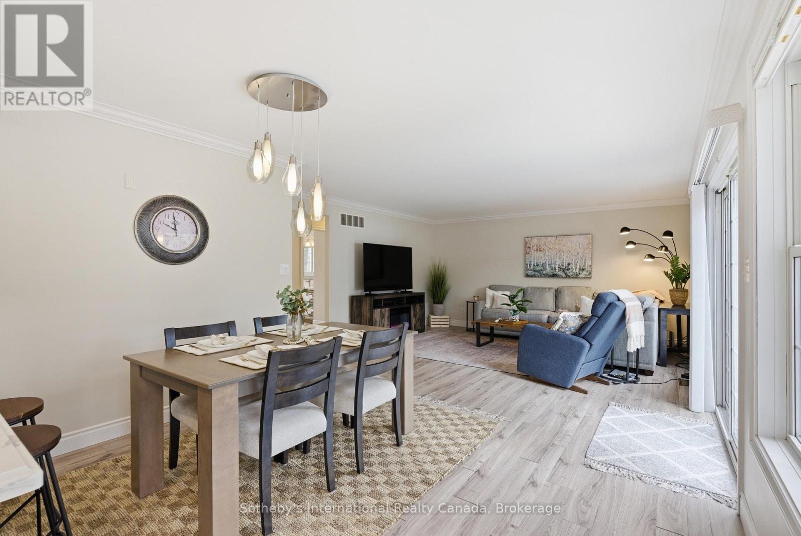 1099 Davis Drive, Gravenhurst, Ontario  P0E 1N0 - Photo 11 - X12955436