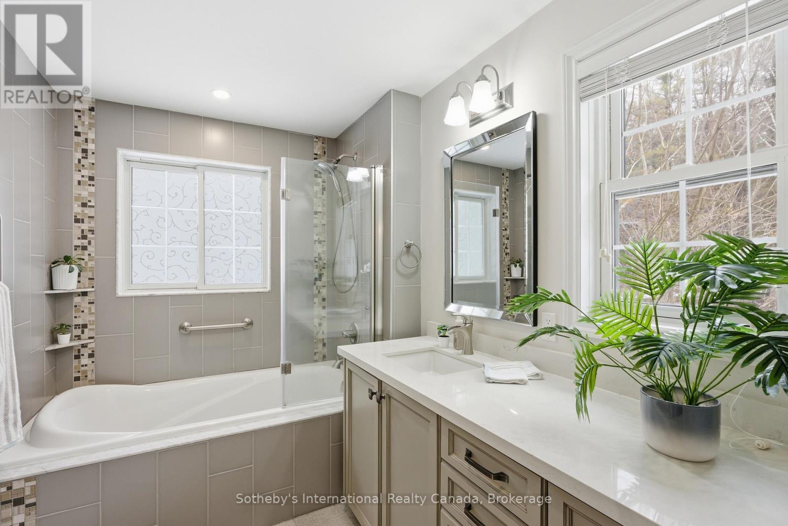 1099 Davis Drive, Gravenhurst, Ontario  P0E 1N0 - Photo 24 - X12955436