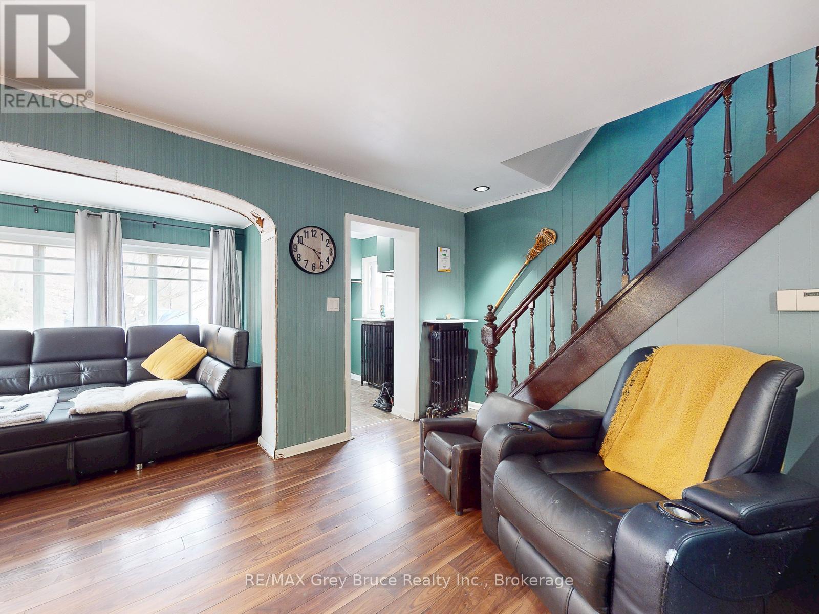 561 17th Street W, Owen Sound, Ontario  N4K 4B6 - Photo 10 - X12955440