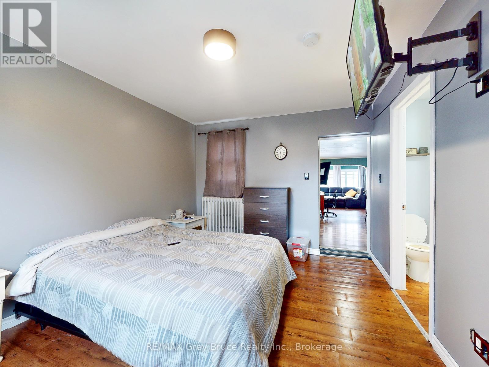 561 17th Street W, Owen Sound, Ontario  N4K 4B6 - Photo 21 - X12955440