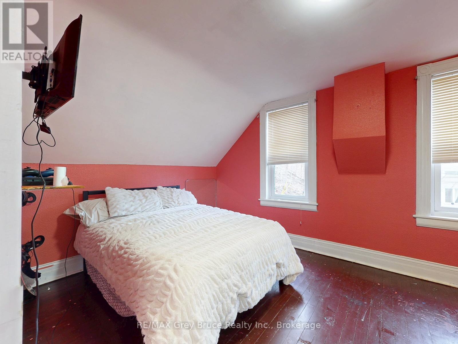 561 17th Street W, Owen Sound, Ontario  N4K 4B6 - Photo 26 - X12955440